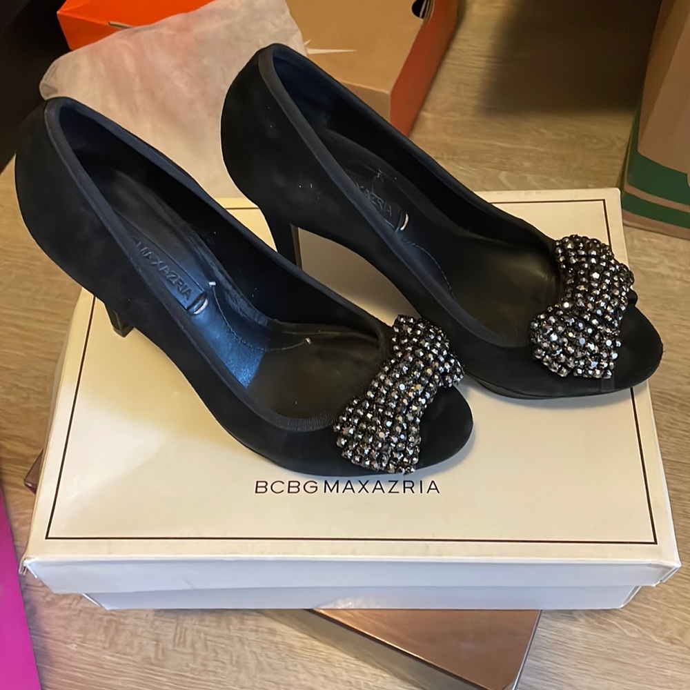 BCBG MA-HELLEN BLK SZ 6